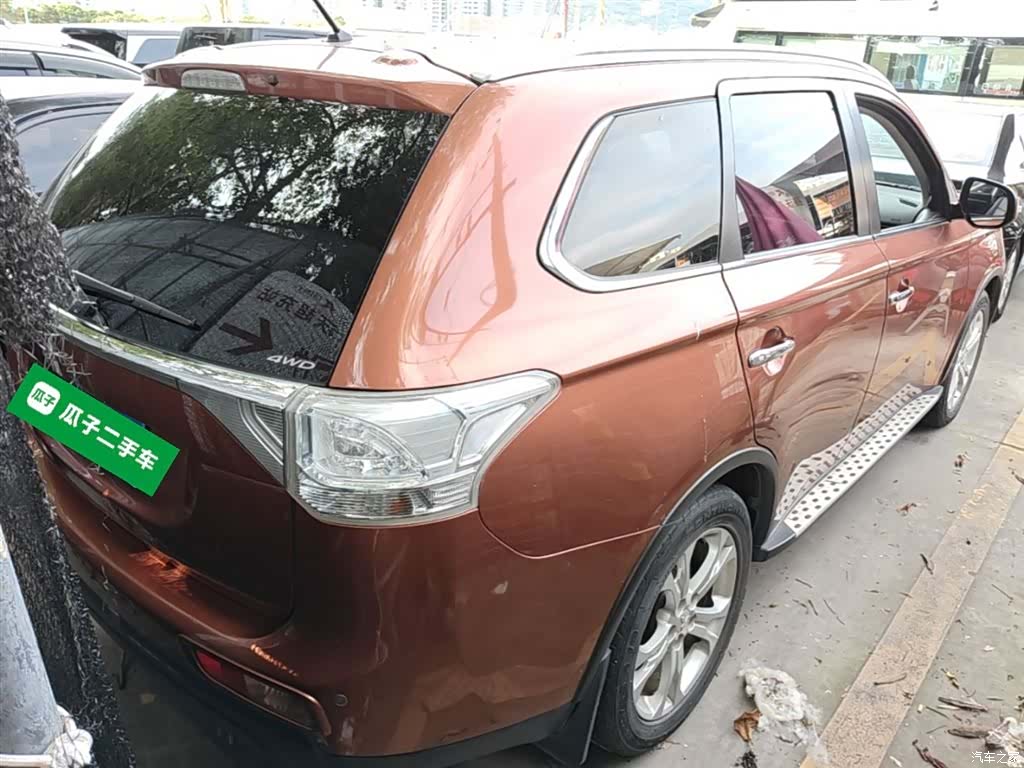 Mitsubishi Outlander, 2015 6