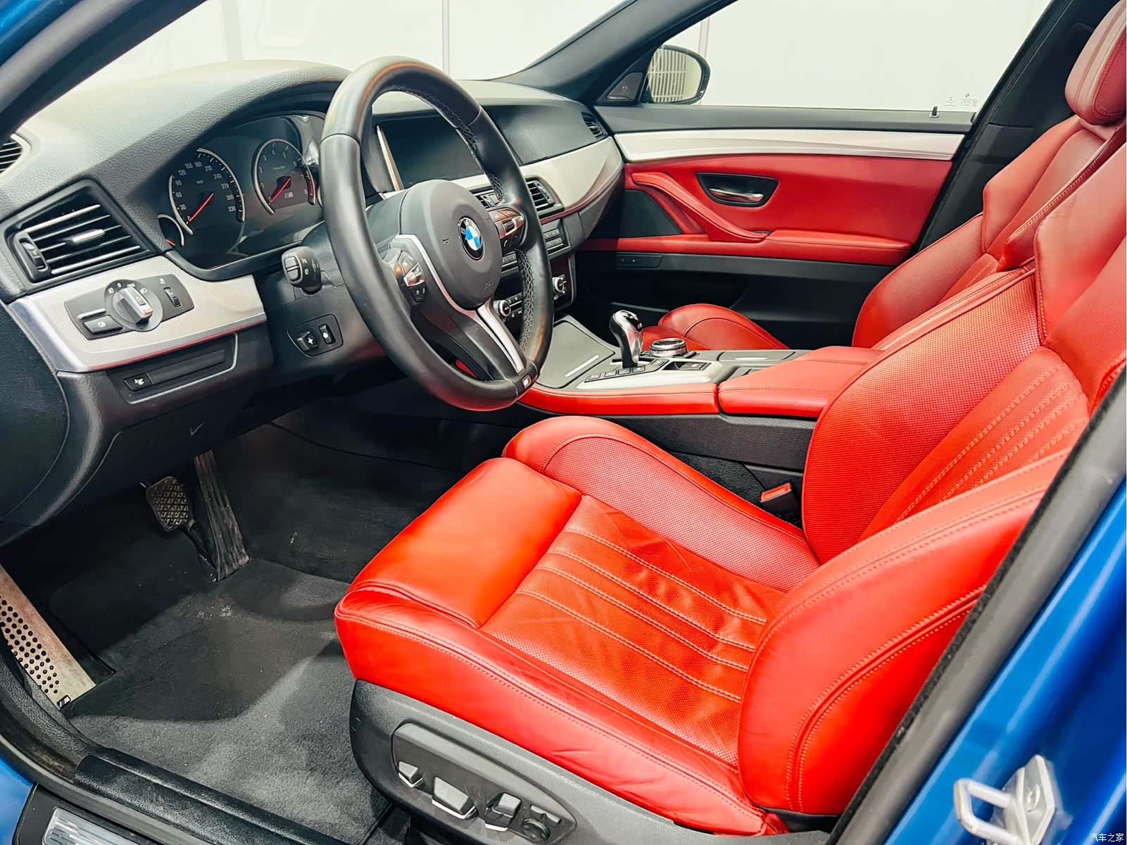BMW M5, 2015 9