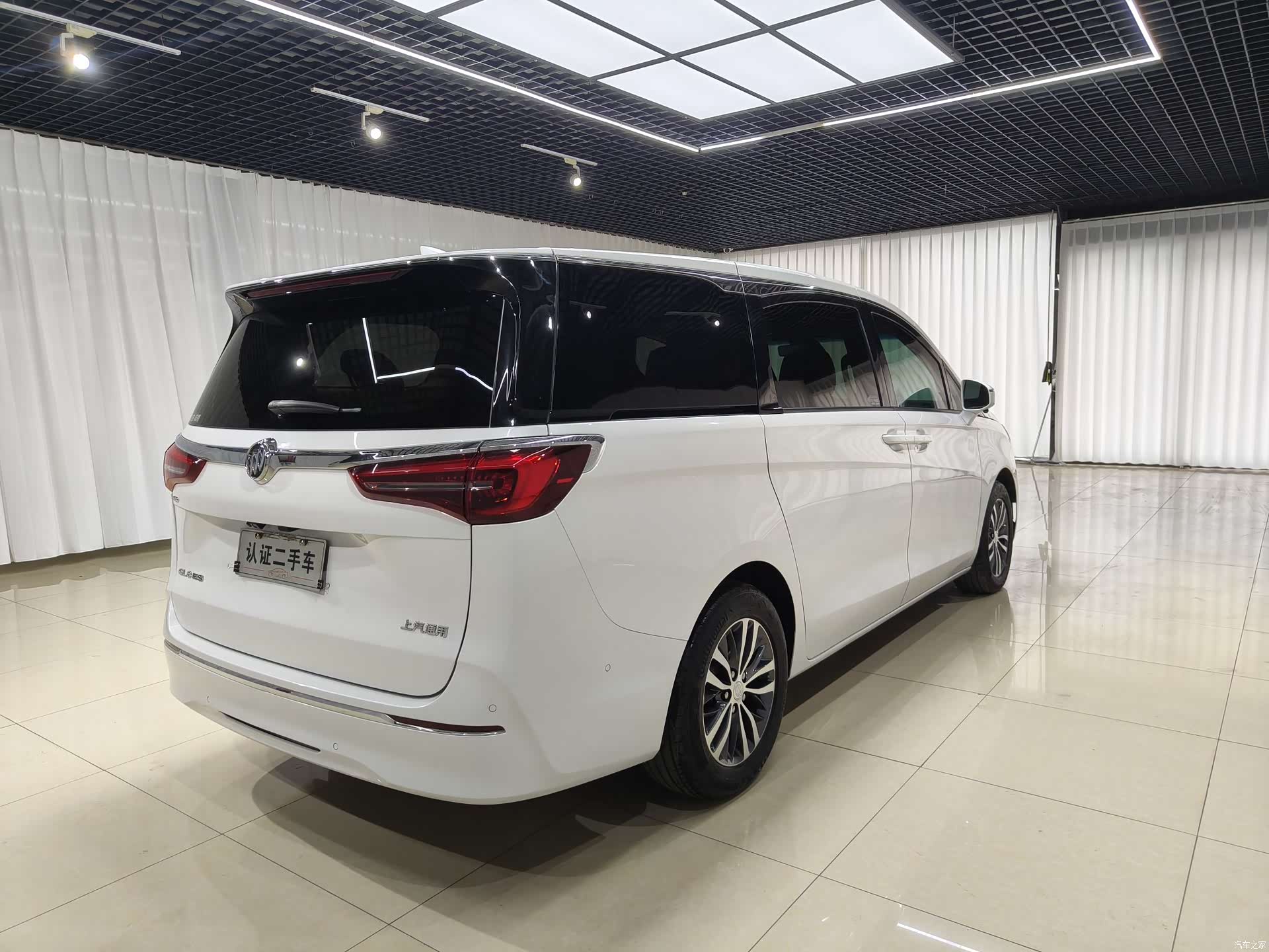 Buick GL8, 2021 все фото