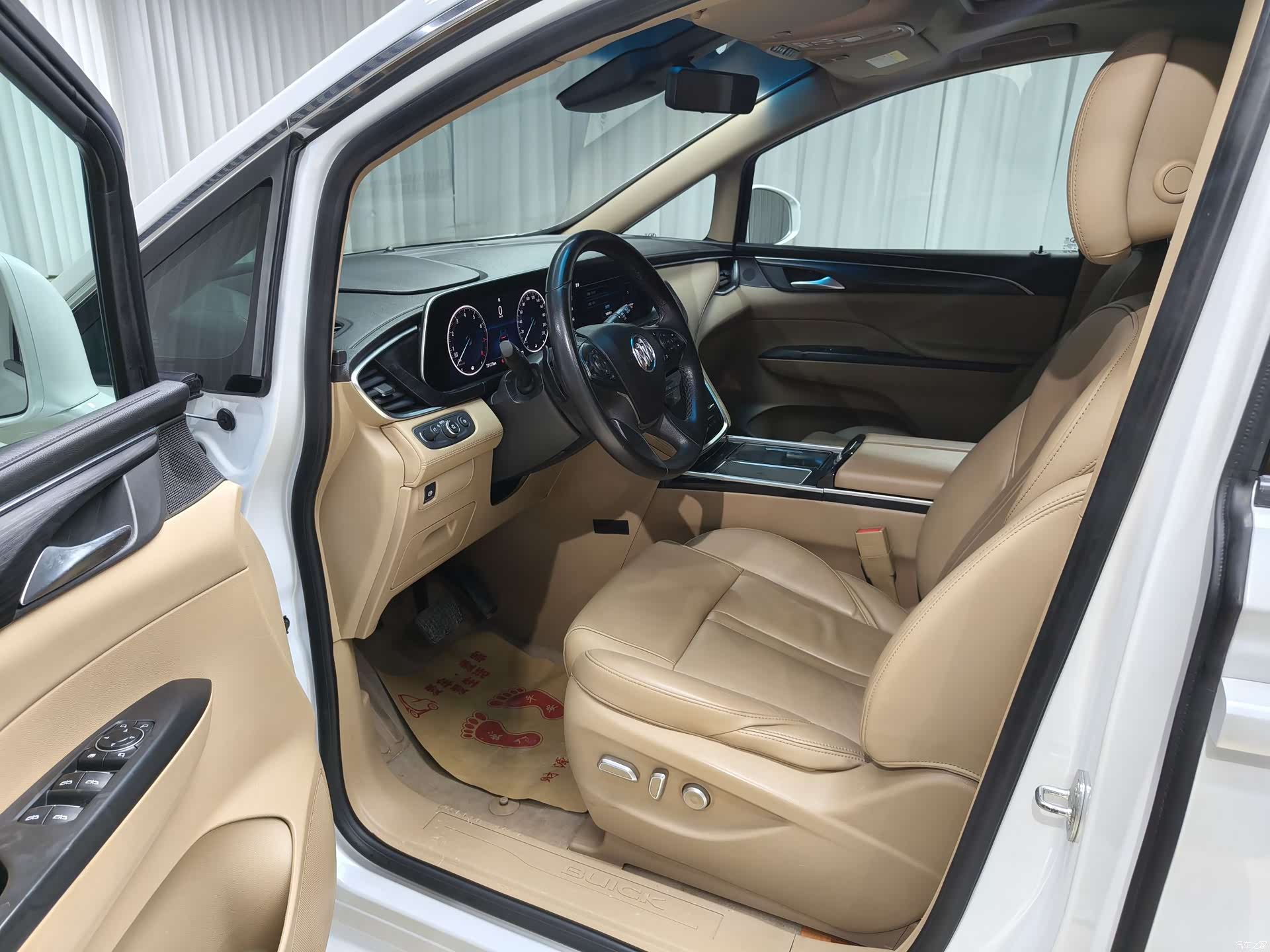 Buick GL8, 2021 9