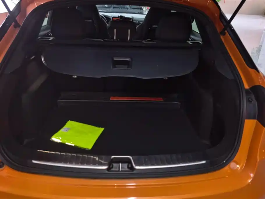 Lynk & Co 02 Hatchback