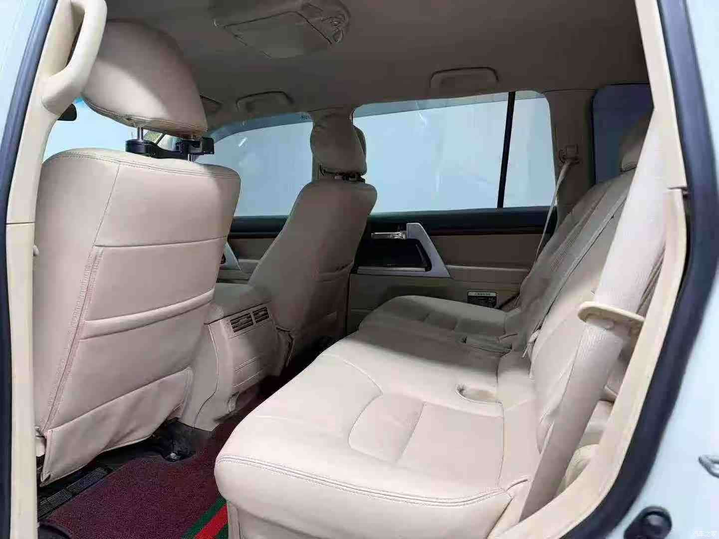 Toyota Land Cruiser, 2019 6