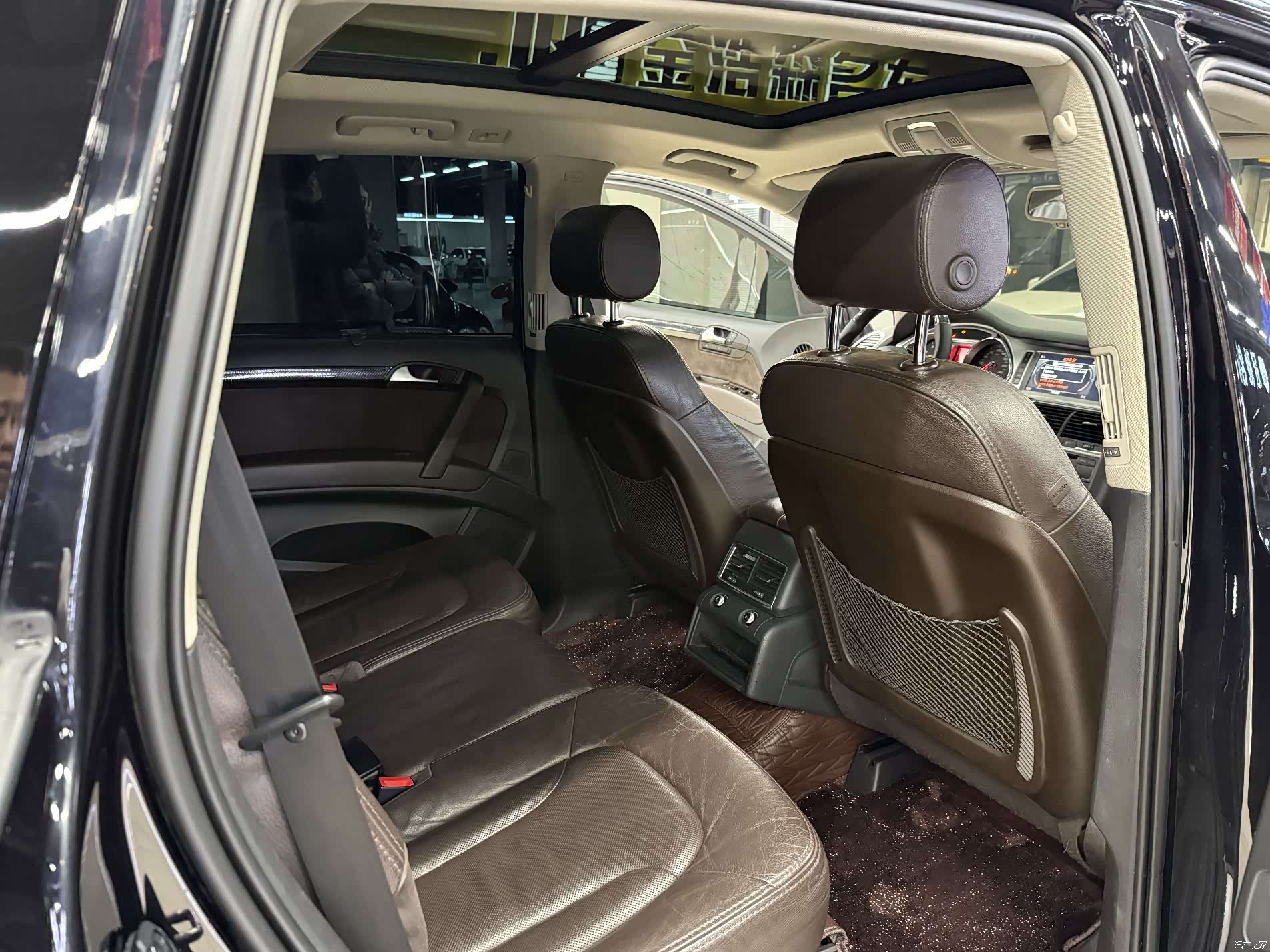 Audi Q7, 2011 17