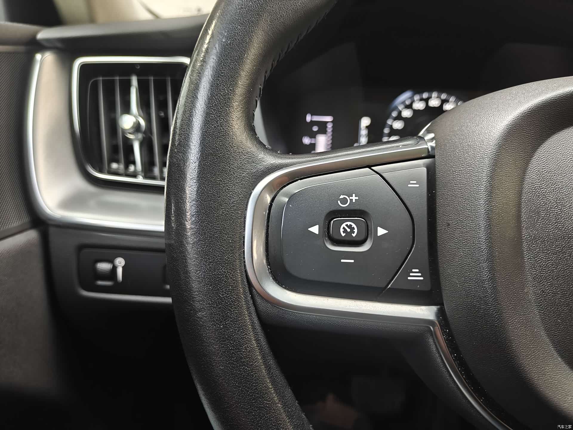 Volvo XC60, 2019 8