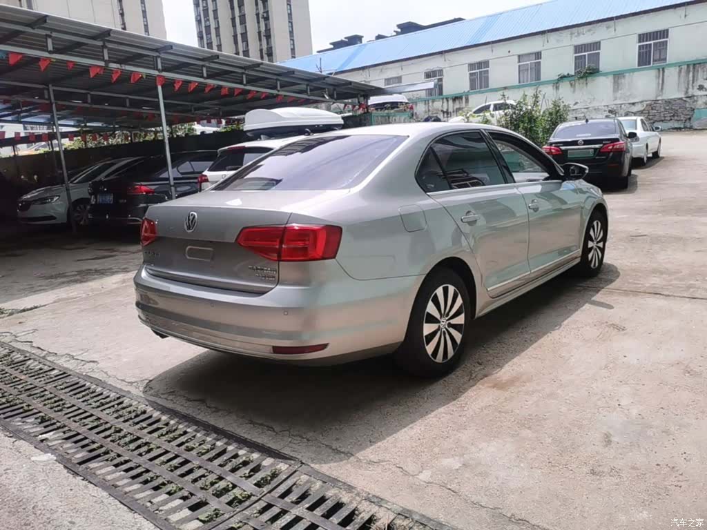 Volkswagen Sagitar, 2017 7