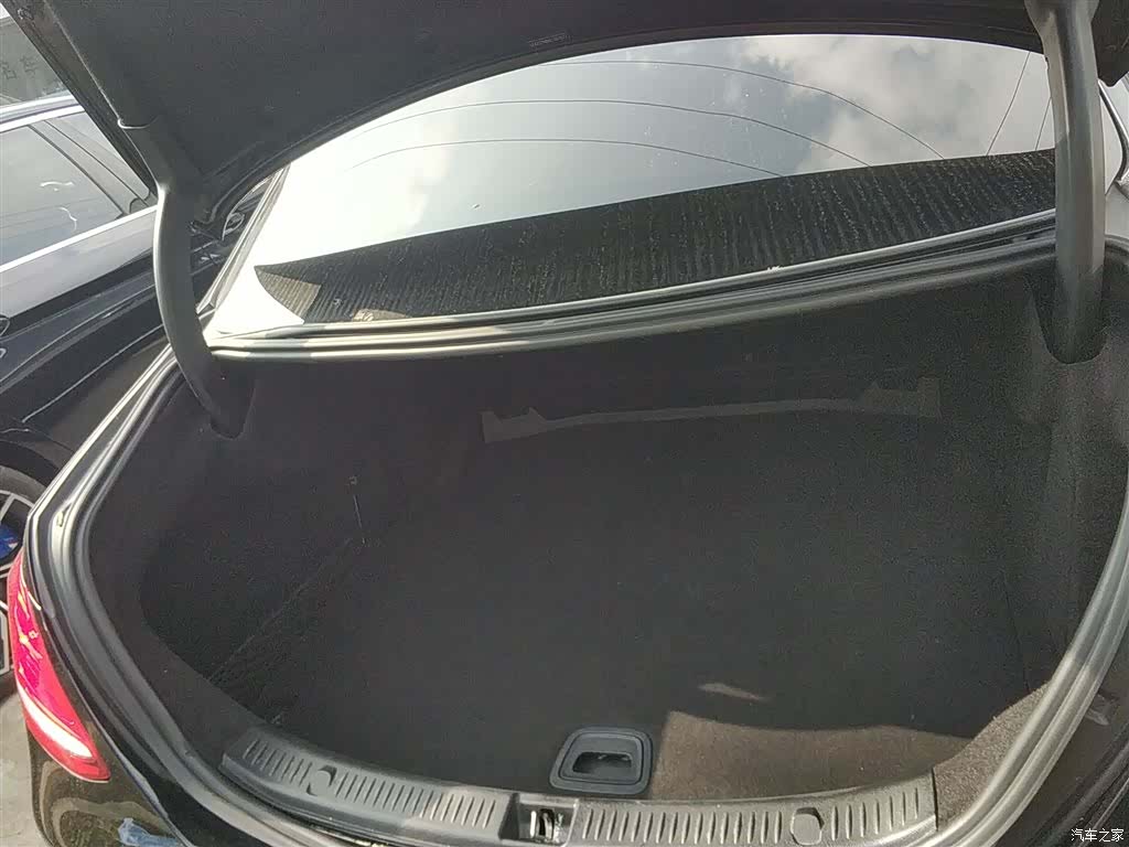 Mercedes-Benz E-Class, 2020 9