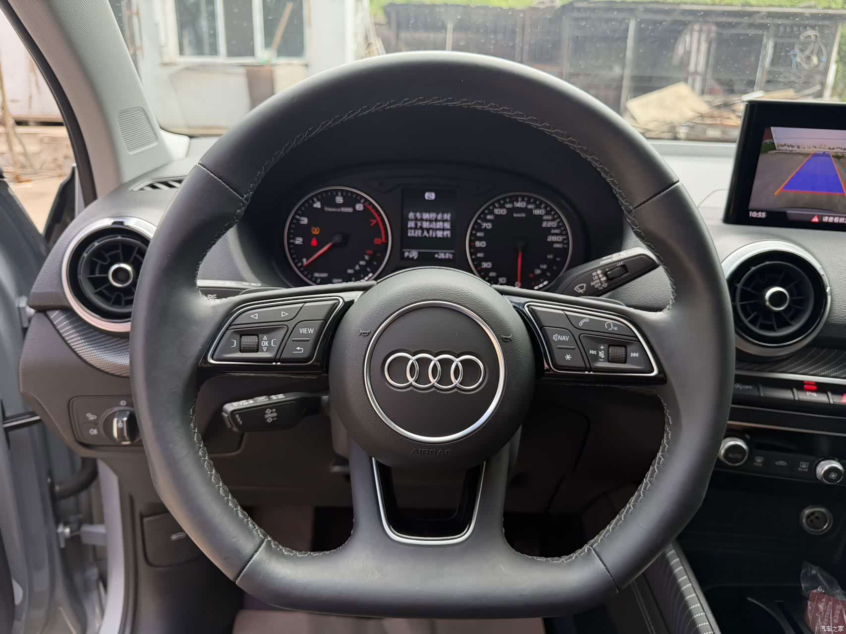 Audi Q2L, 2022 9