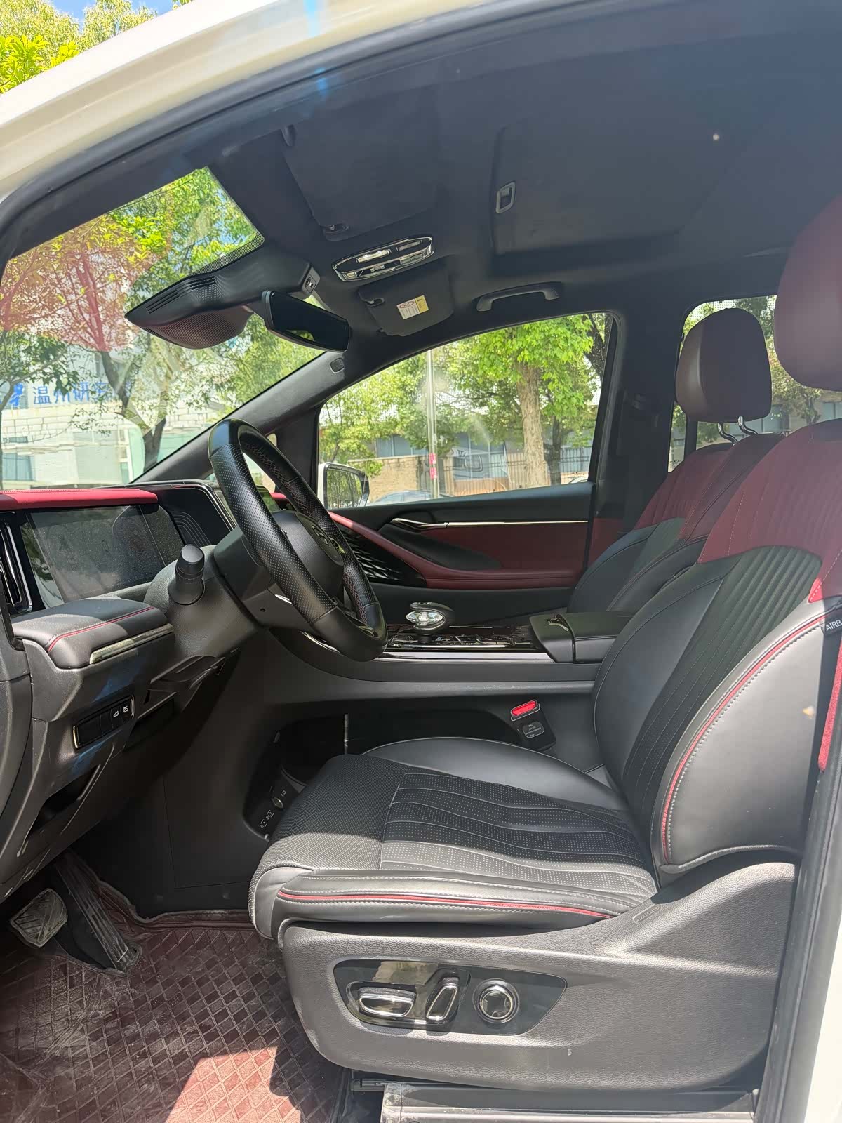 Trumpchi M8, 2022 4