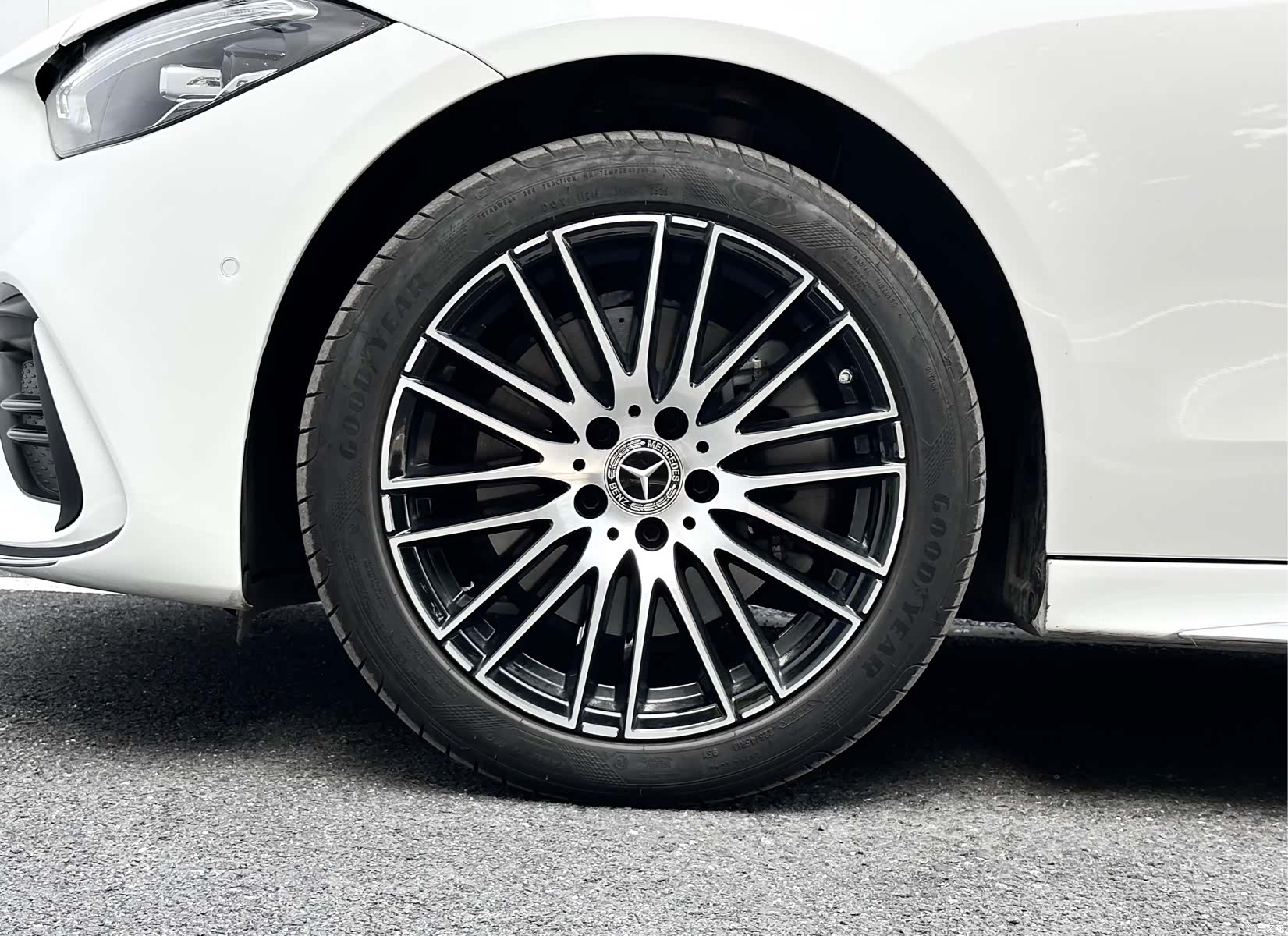 Mercedes-Benz C-Class, 2025 4