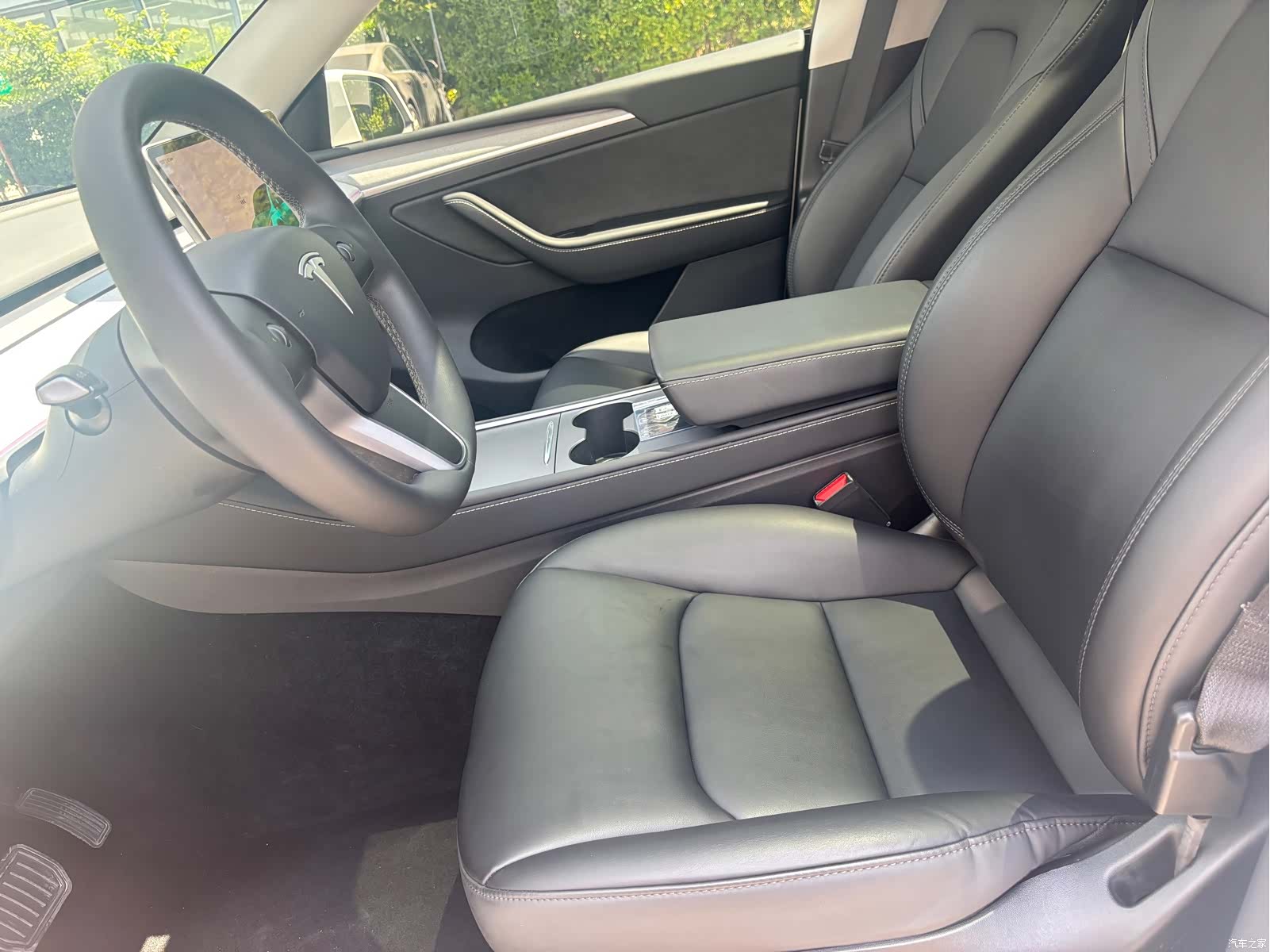Tesla Model Y, 2024 все фото