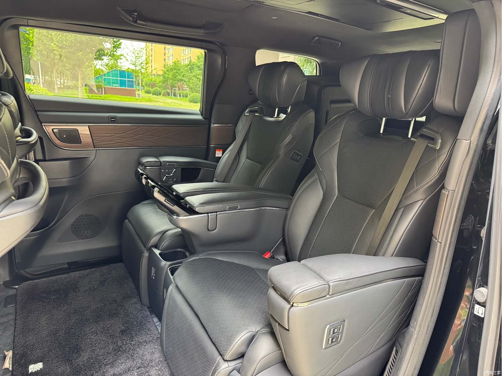 Toyota Vellfire, 2024 7