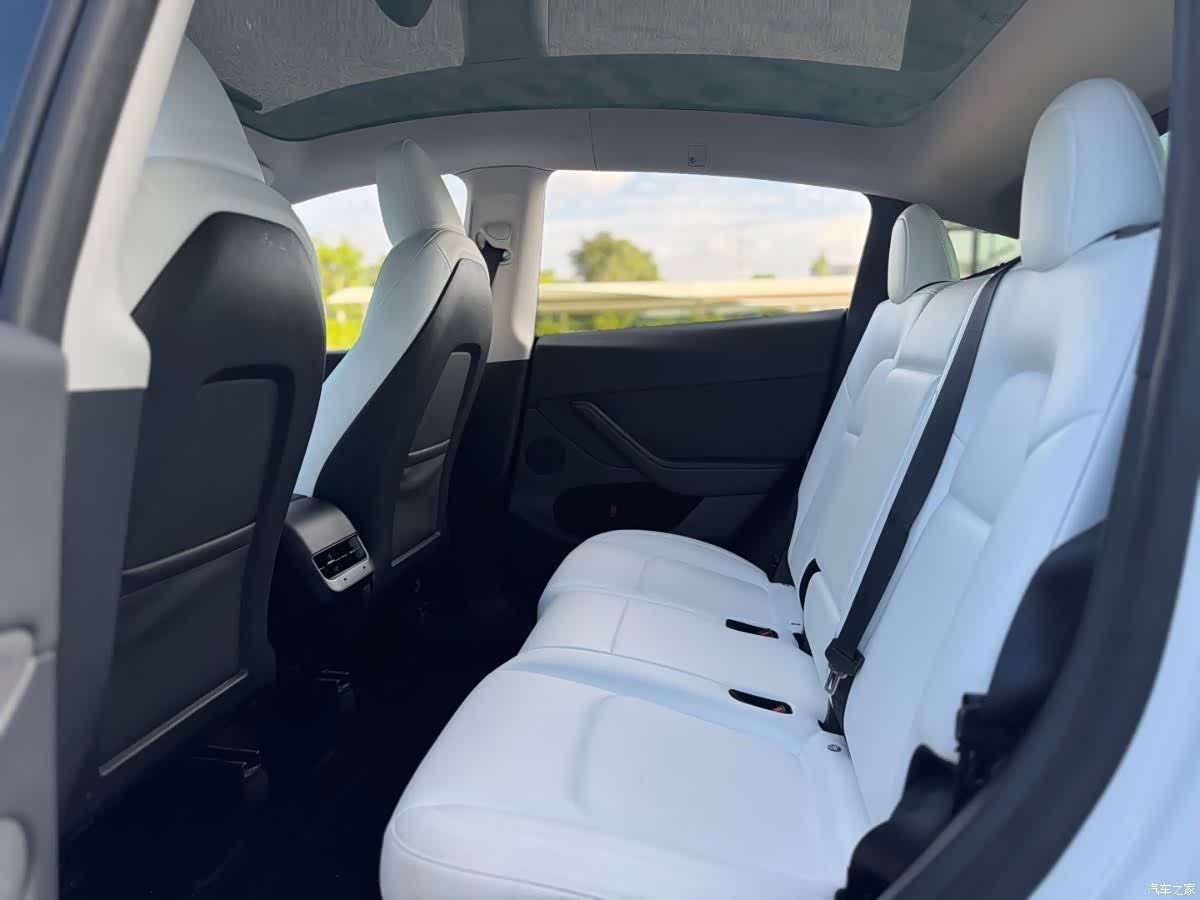 Tesla Model Y, 2024 14