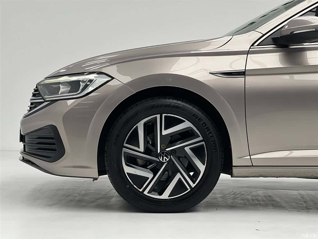Volkswagen Sagitar, 2022 13