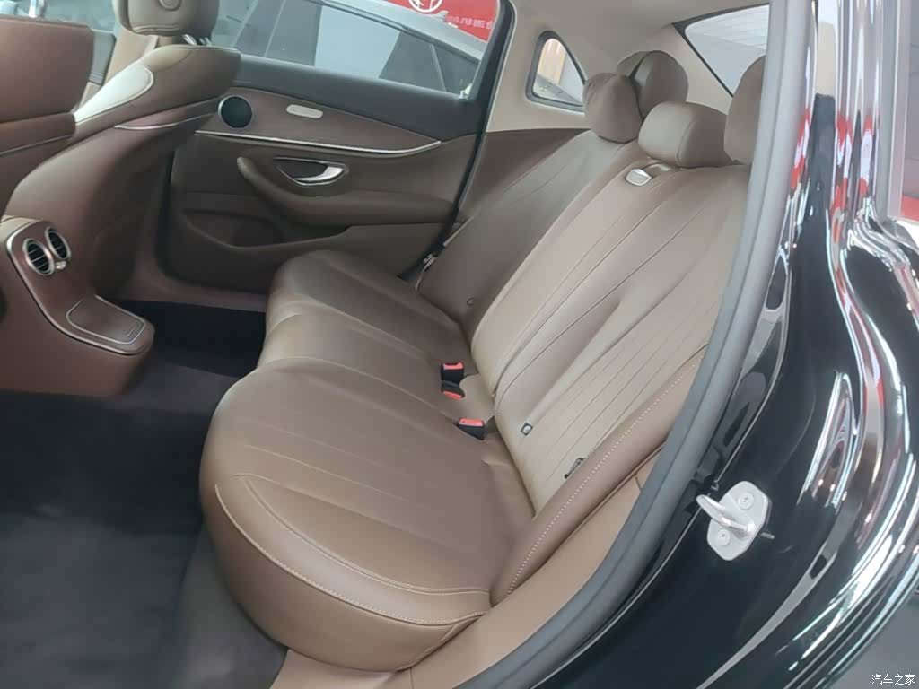 Mercedes-Benz E-Class, 2022 17