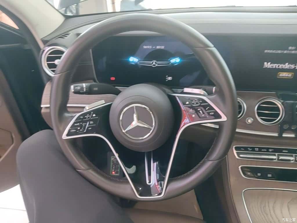 Mercedes-Benz E-Class, 2022 11
