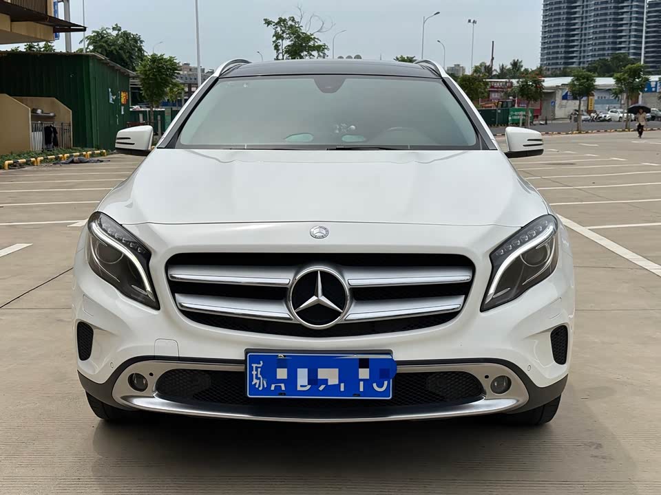 Mercedes-Benz GLA Mercedes-Benz GLA
