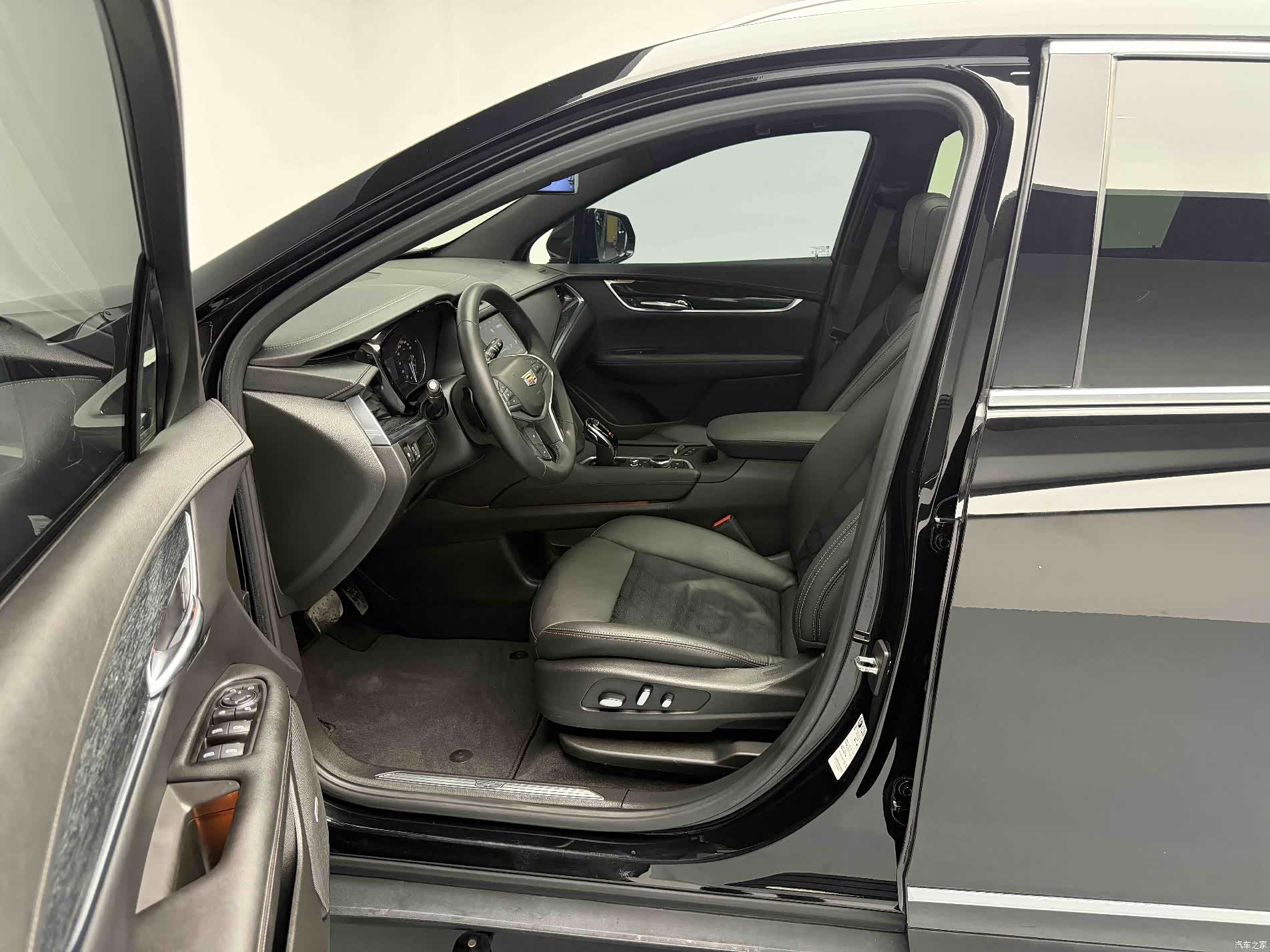 Cadillac XT5, 2022 все фото