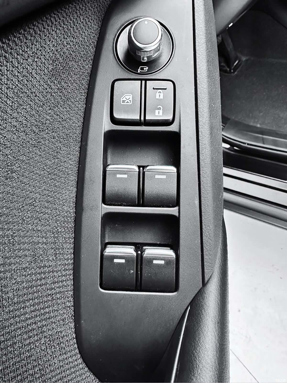 Mazda CX-4, 2023 17