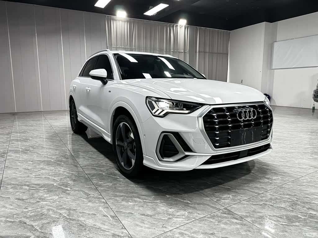 Audi Q3, 2022 3