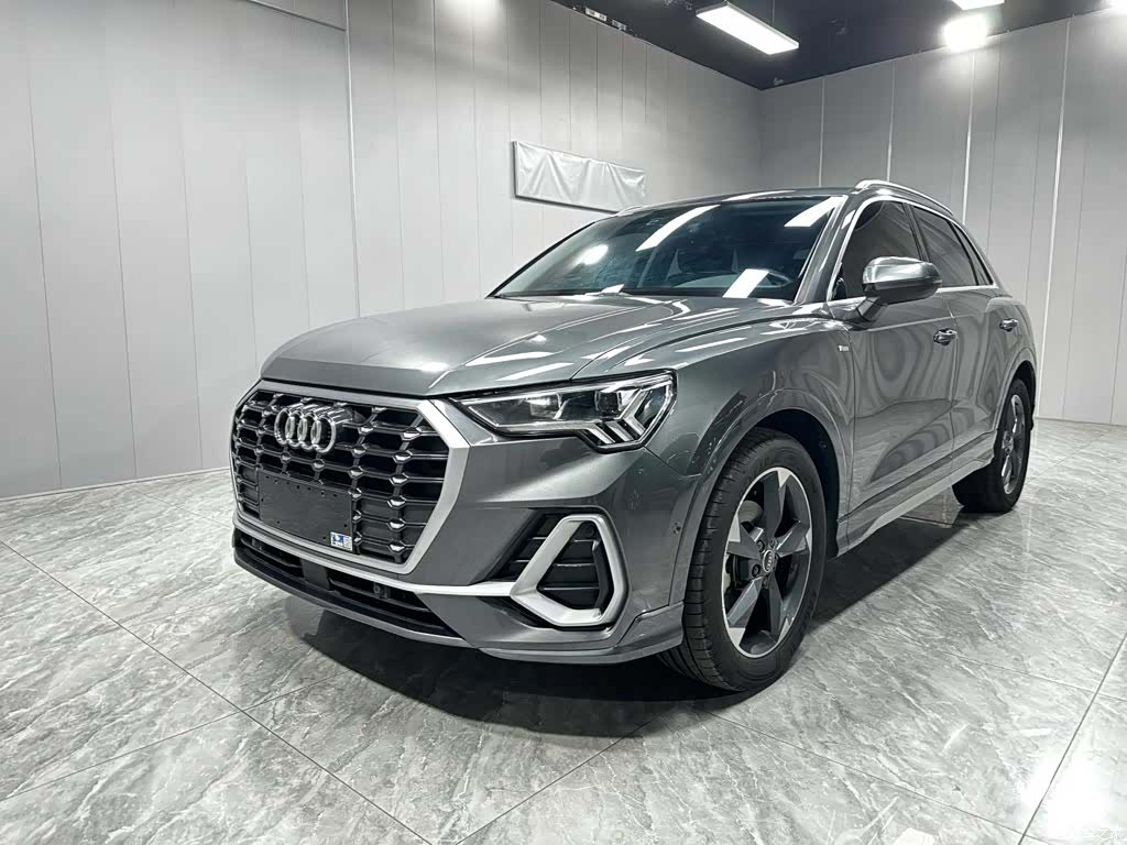Audi Q3, 2022 1