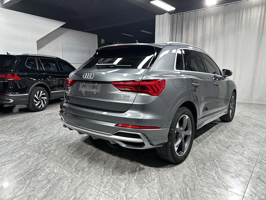 Audi Q3, 2022 4