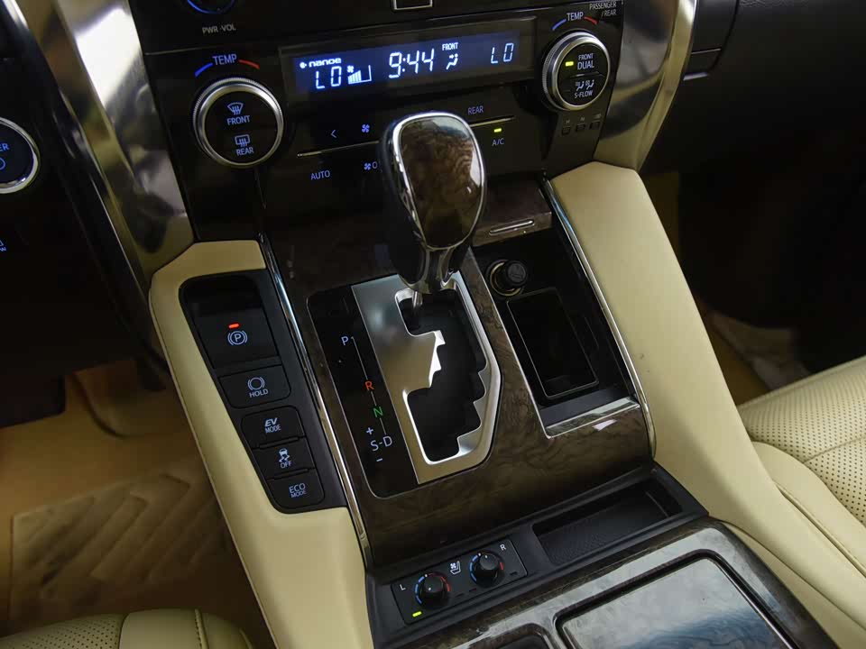 Toyota Elfa Toyota Elfa
