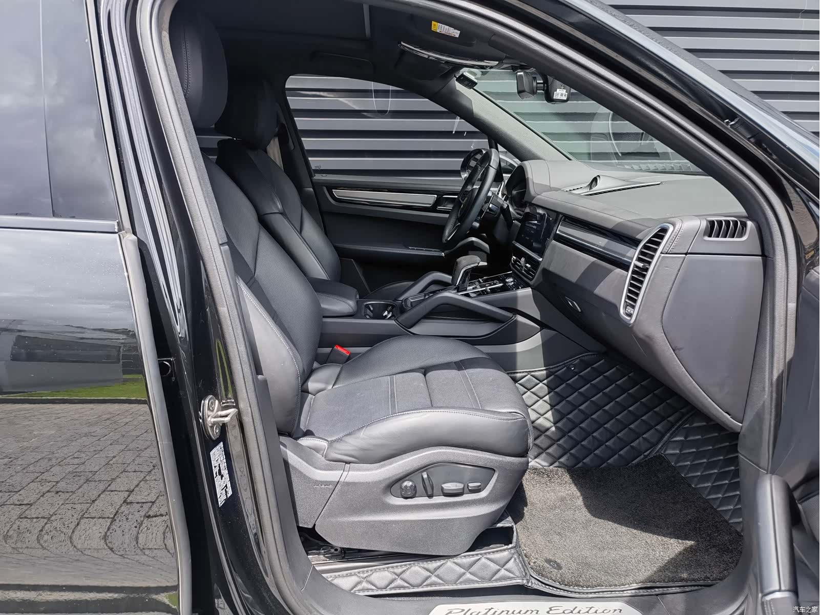 Porsche Cayenne, 2023 все фото