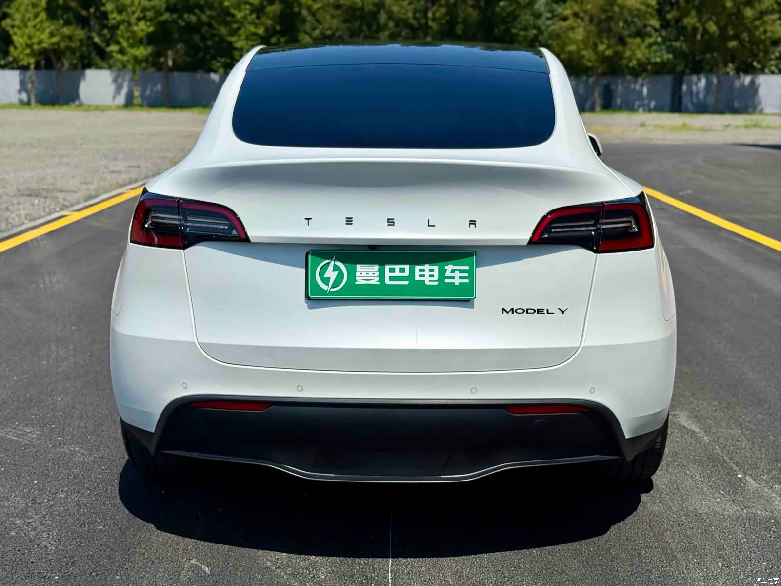 Tesla Model Y, 2023 все фото