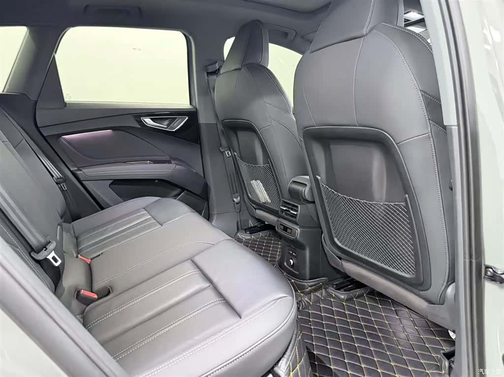 Audi Q4 e-tron, 2023 7