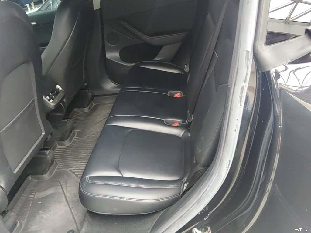 Tesla Model Y, 2022 17