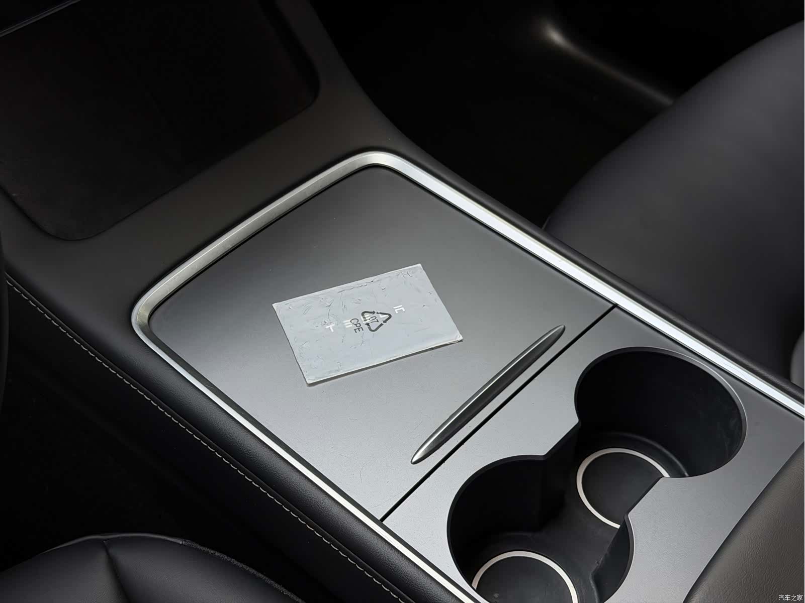 Tesla Model Y, 2021 все фото