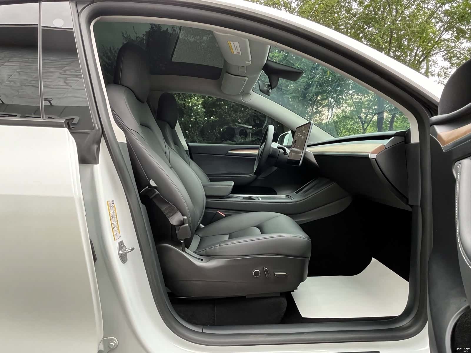 Tesla Model Y, 2021 15