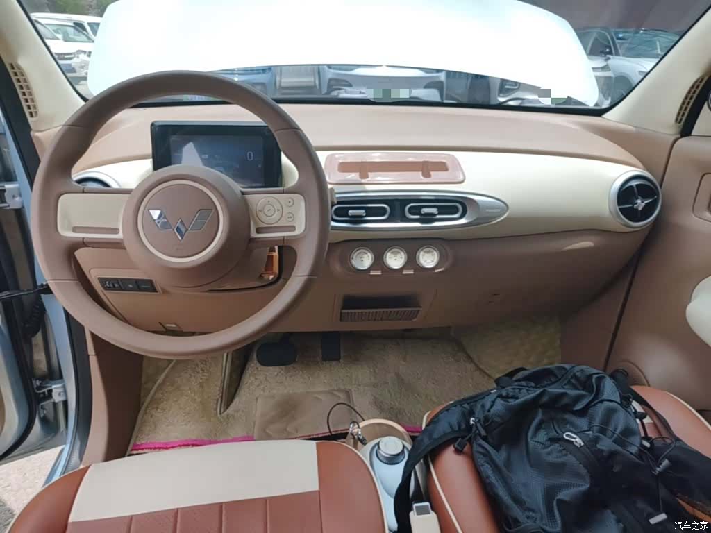 Wuling MINIEV, 2025 10