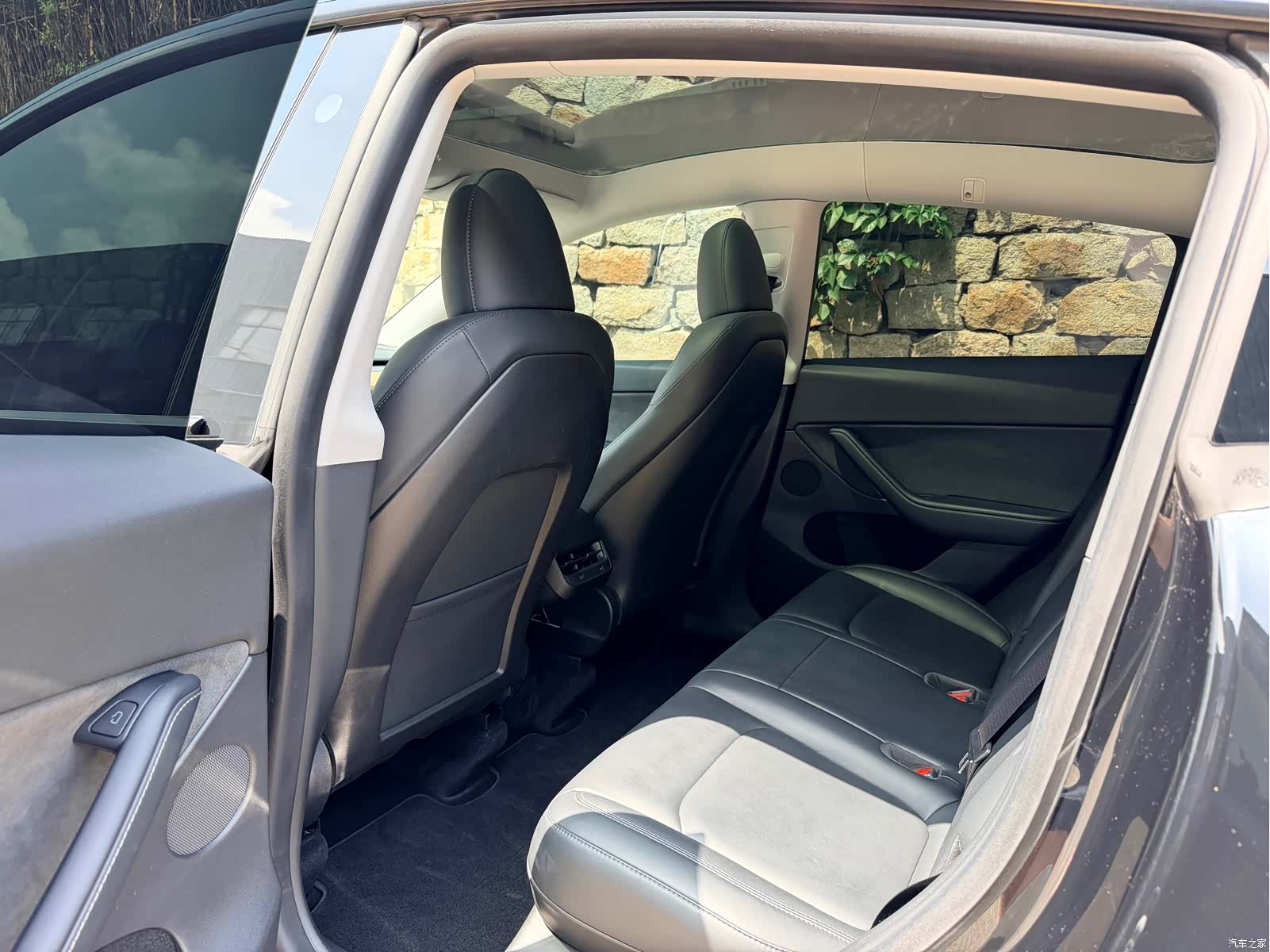Tesla Model Y, 2022 6
