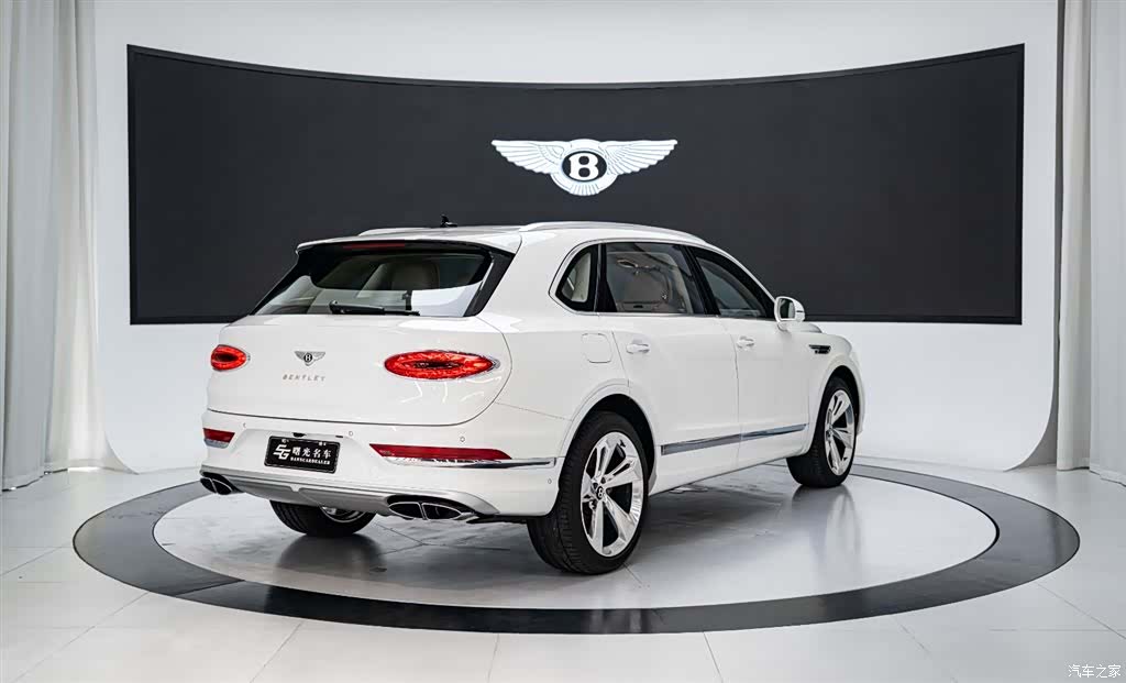 Bentley Bentayga, 2023 4