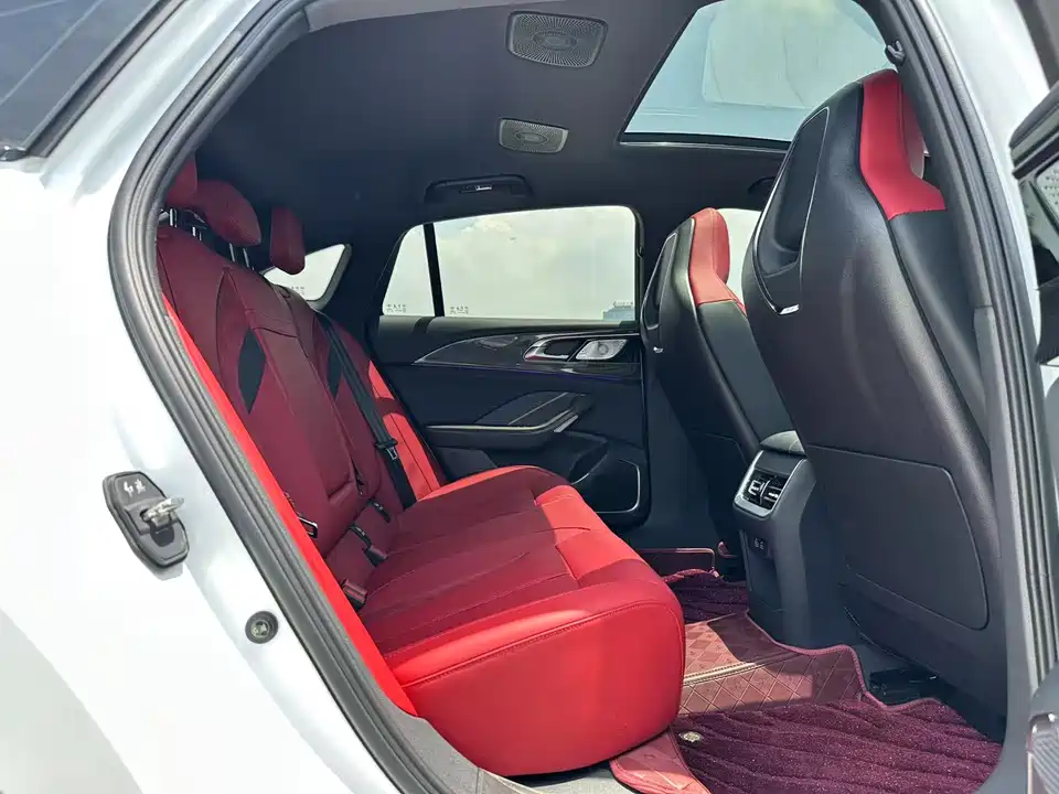 Hongqi H6