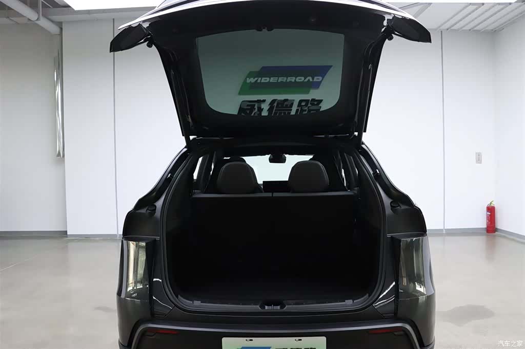 Tesla Model Y, 2026 26