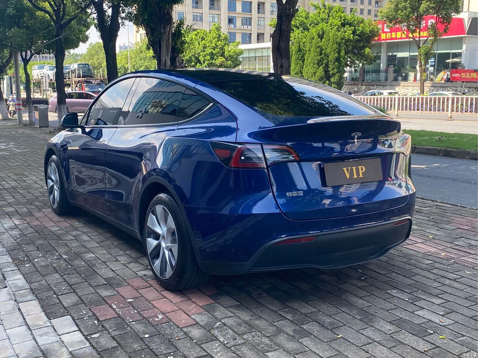 Tesla Model Y, 2022 4