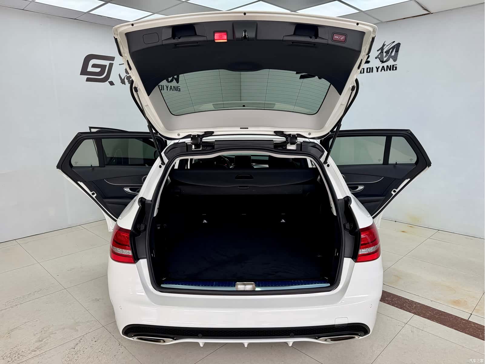 Mercedes-Benz C-Class, 2018 21