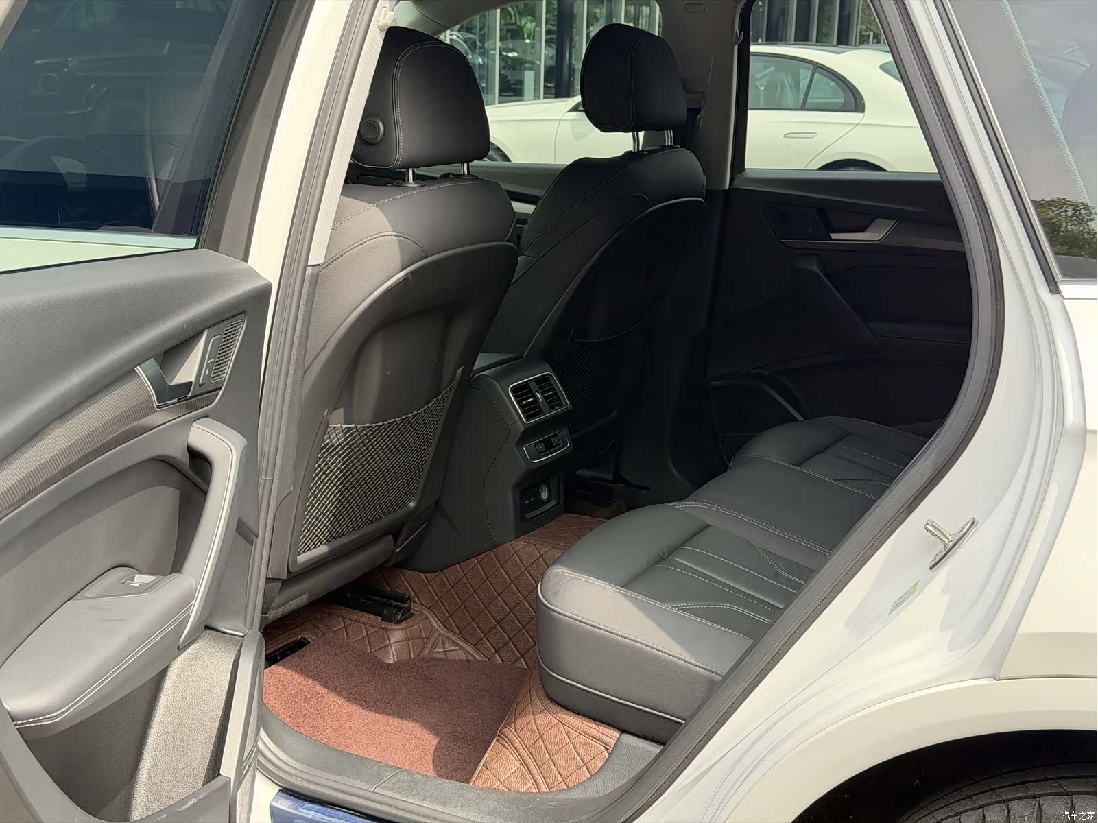 Audi Q5L, 2021 10