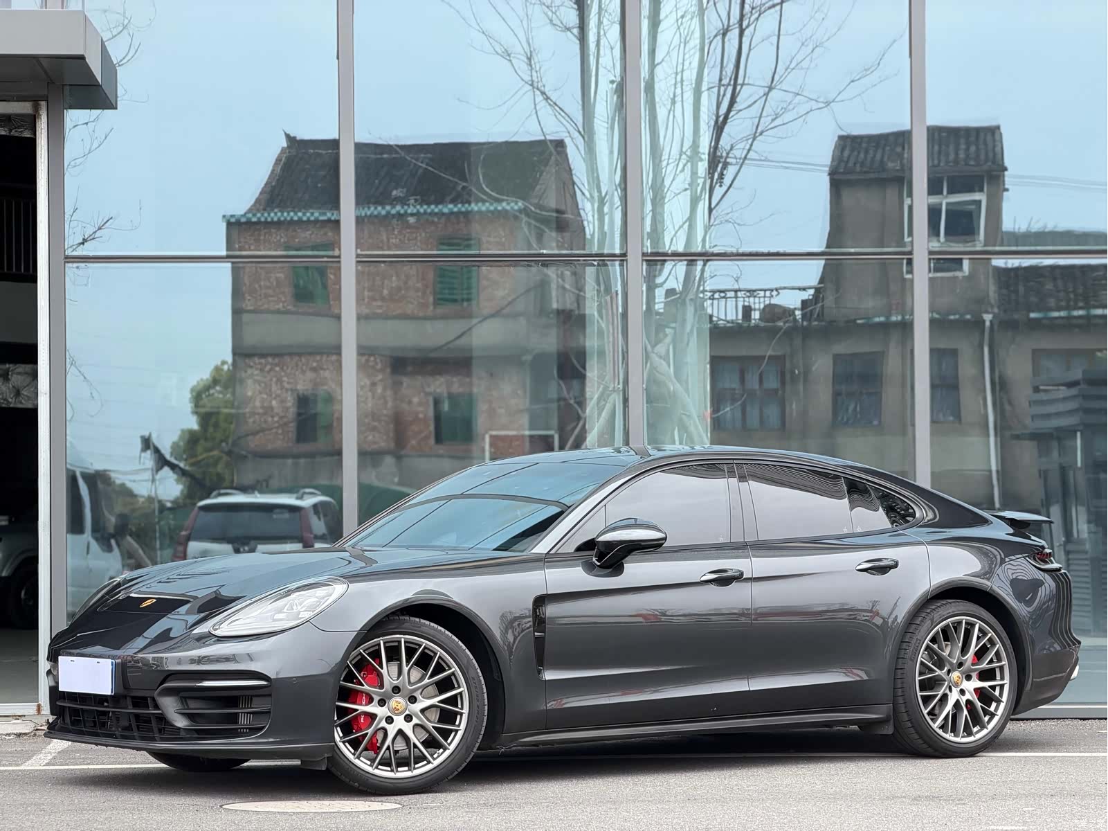 Porsche Panamera, 2023 1