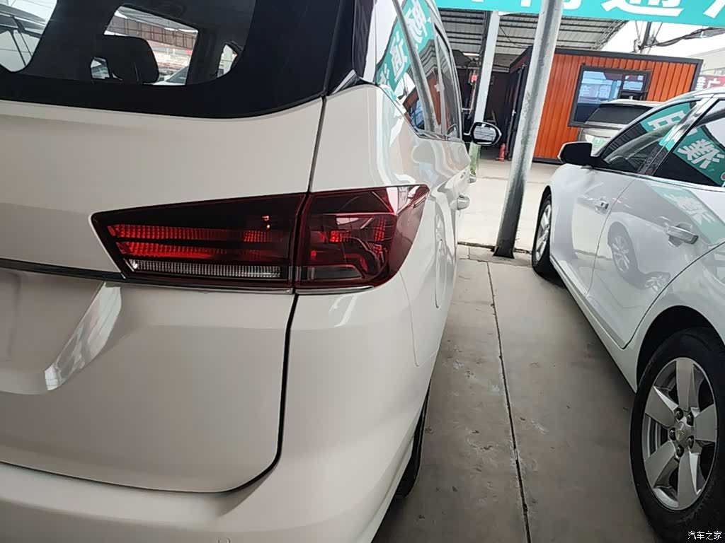 Wuling 360, 2018 8