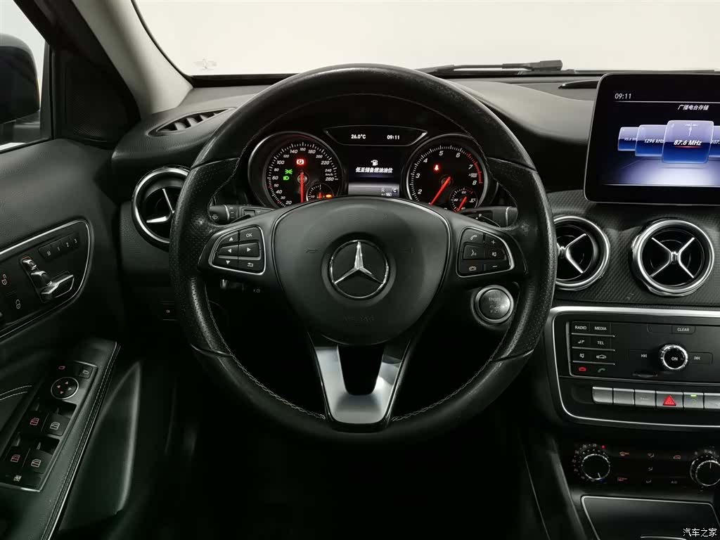 Mercedes-Benz GLA, 2018 11
