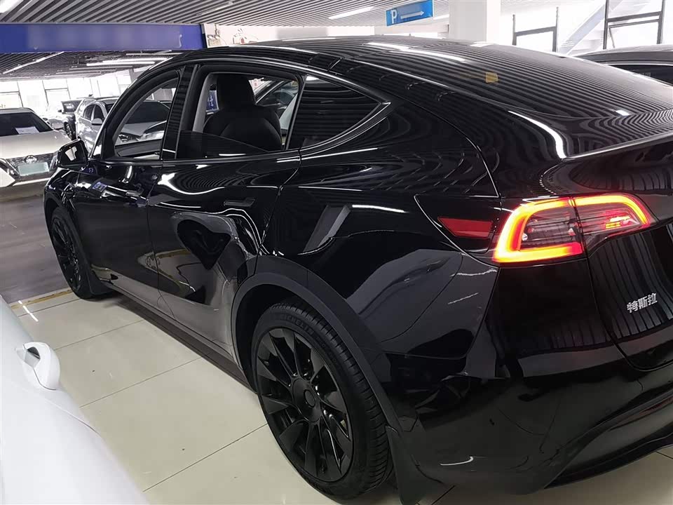 Tesla Model Y Tesla Model Y