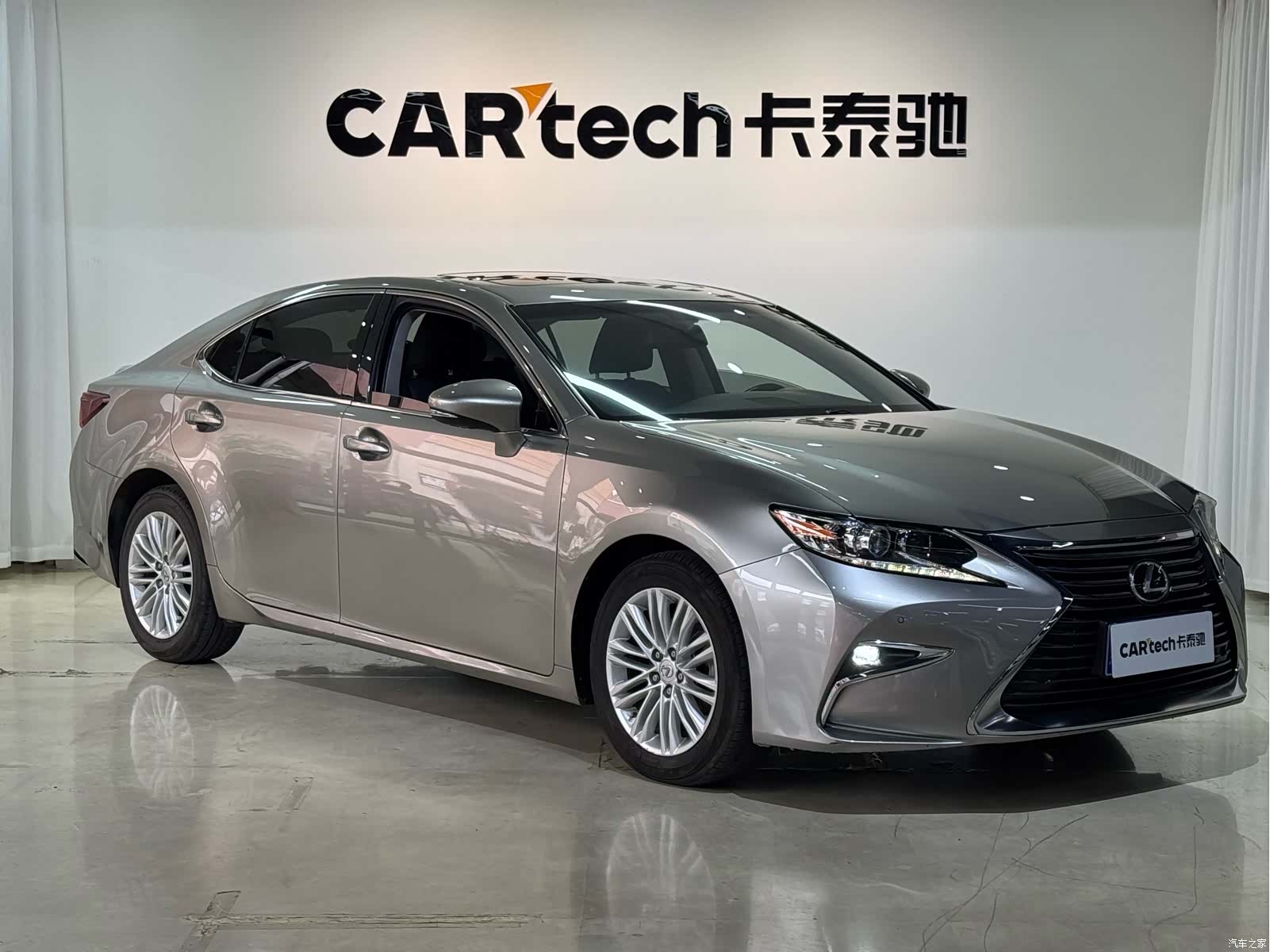 Lexus ES, 2016 3