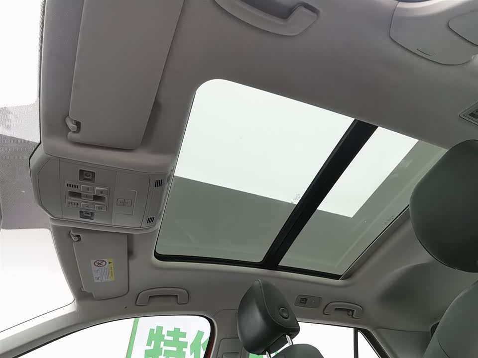 Volkswagen T-ROC exploring Songs