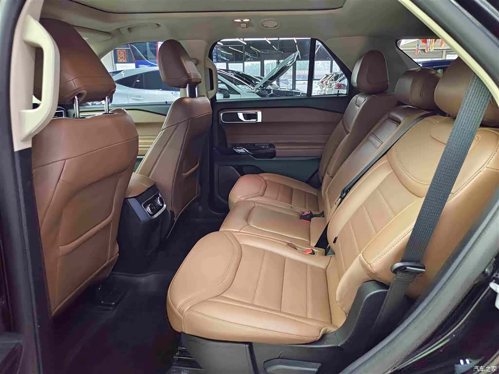 Ford Explorer, 2023 11
