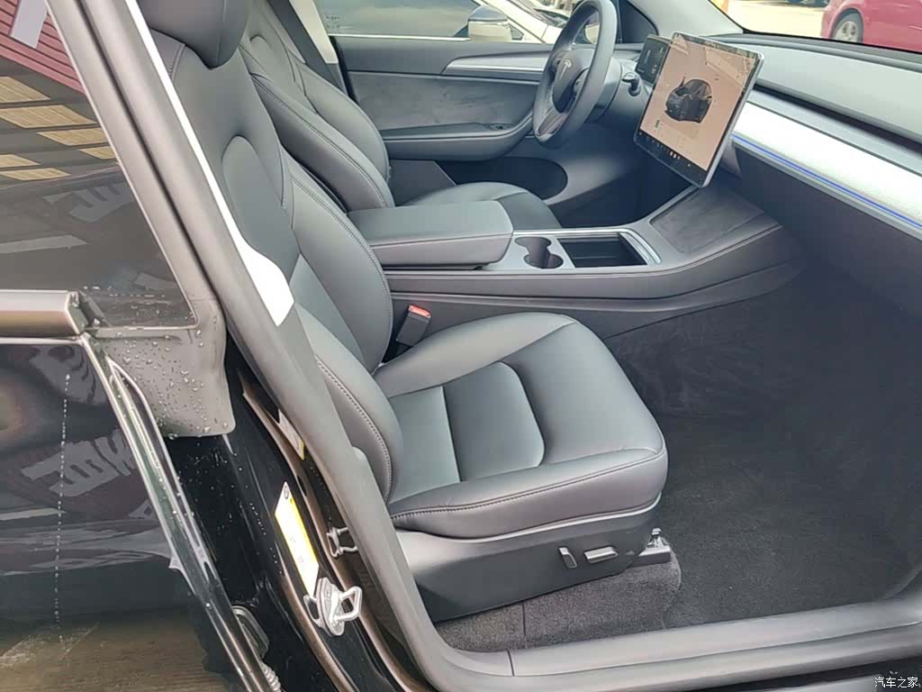 Tesla Model Y, 2024 25