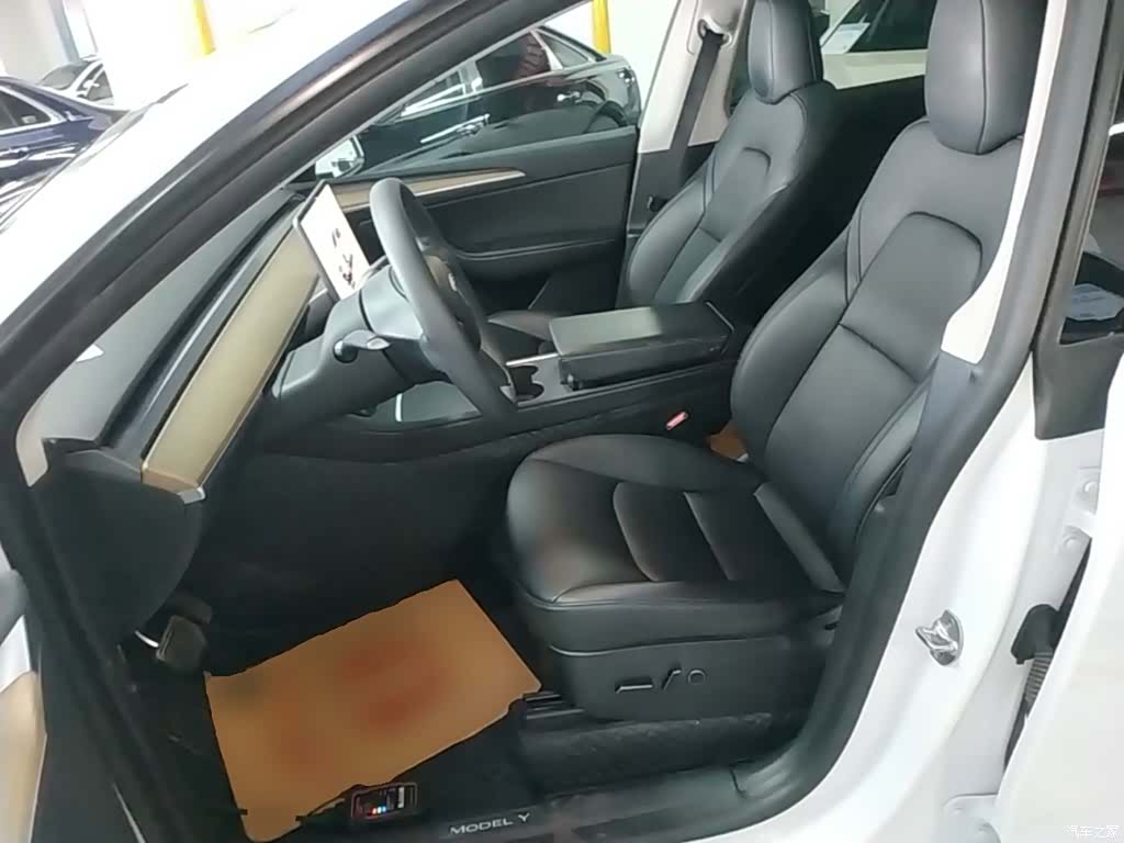Tesla Model Y, 2022 15