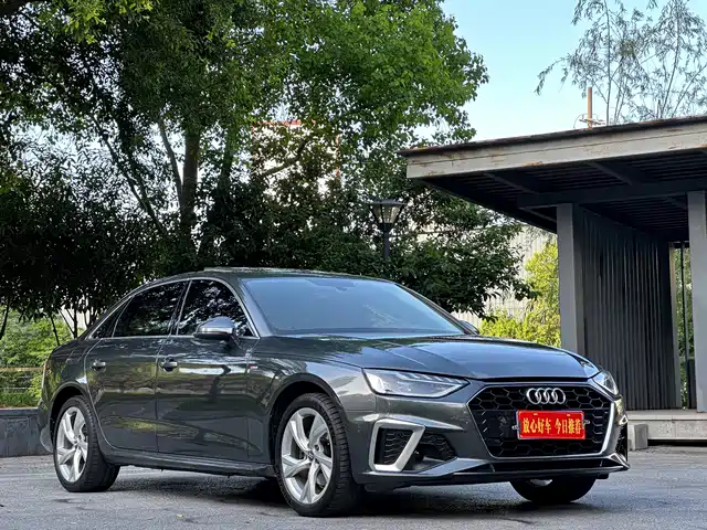 Audi A4L 2021 — купить из Китая под заказ